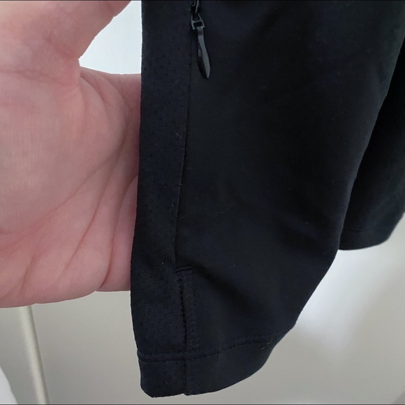 C9 Workout Top | keyhole back - Picture 5 of 6